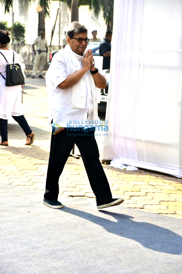 farah khan arbaaz khan mohit marwah snapped arriving to pay their last respects to sridevi 12