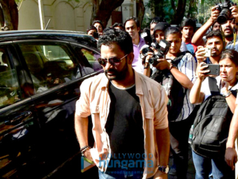 Farhan Akhtar and his mother, Saroj Khan, Ritesh Sidhwani and Farah Khan snapped at Anil Kapoor's house