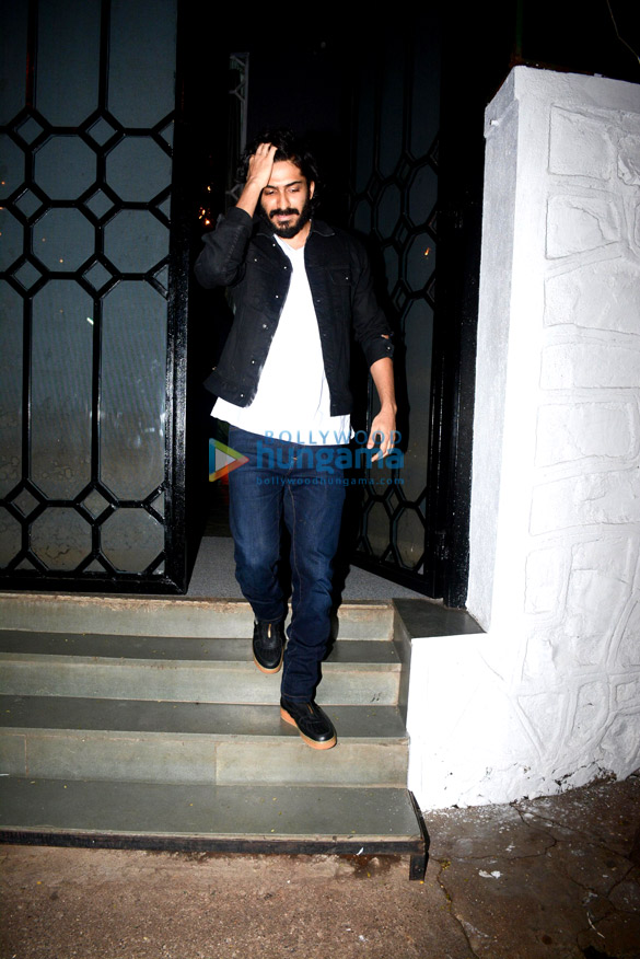harshvardhan kapoor and monica dogra snapped in mumbai 3