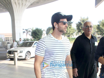 Hrithik Roshan, Suniel Shetty and others snapped at the airport