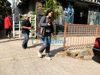 Kajol snapped at Vikram Phadnis' store in Juhu