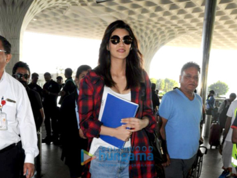 Kriti Sanon, Amyra Dastur and others snapped at the airport