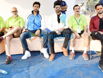 Kunal Kapoor, Vatsal Sheth & others attend the Juhu Half Marathon 2018