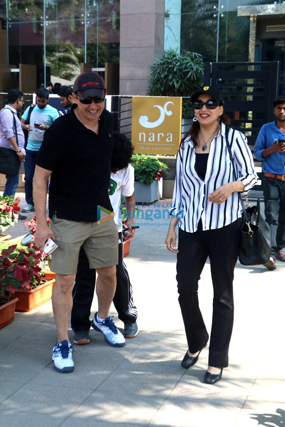 madhuri dixit with family snapped in mumbai 1