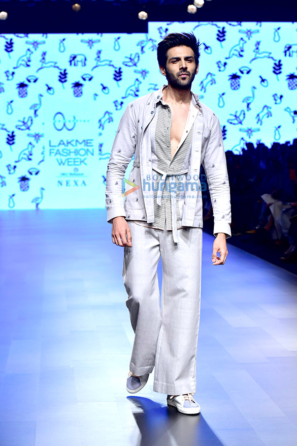 malaika arora shilpa shetty vaani kapoor kangana ranaut and others walk the ramp at the lakme fashion week 2018 13