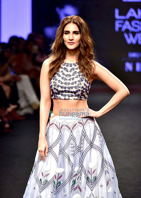 malaika arora shilpa shetty vaani kapoor kangana ranaut and others walk the ramp at the lakme fashion week 2018 3