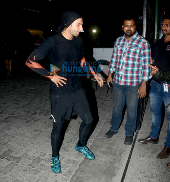 ranveer singh snapped at a football ground in bandra 4