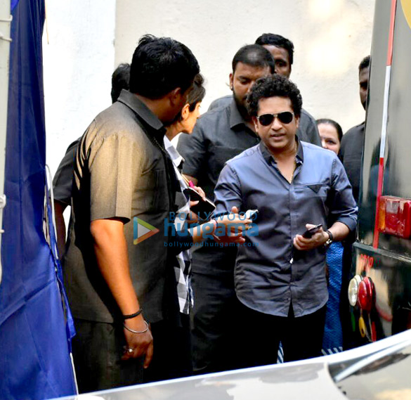 sachin tendulkar snapped in bandra 5