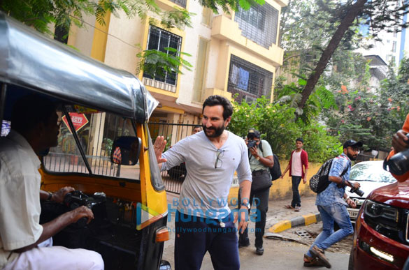 saif ali khan spotted after recording session in bandra 2