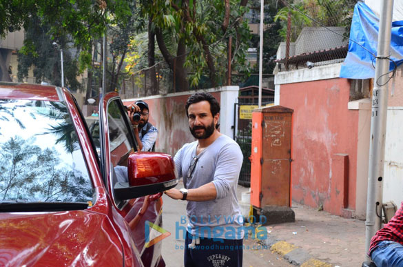 saif ali khan spotted after recording session in bandra 5