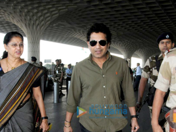 Shah Rukh Khan, Sunny Leone and others snapped at the airport