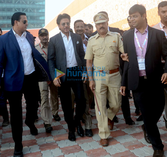 shah rukh khan attends magnetic maharashtra seminar at bkc mmrda ground 3