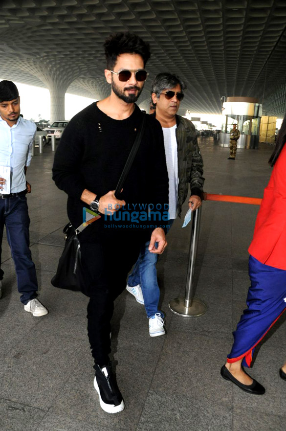 shahid kapoor and zarine khan snapped at the airport 3