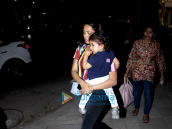 Shahid Kapoor's wife Mira Rajput snapped at their daughter Misha's school