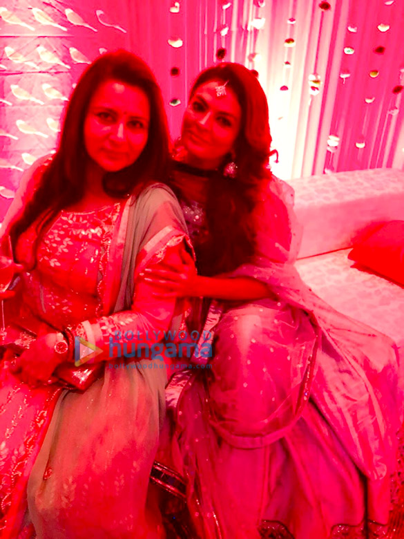 sheeba spotted with sridevi poonam dhillon and padmini kolhapure at delhi wedding 6
