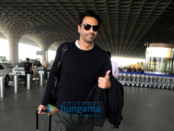 Shilpa Shetty, Raj Kundra and others snapped at the airport