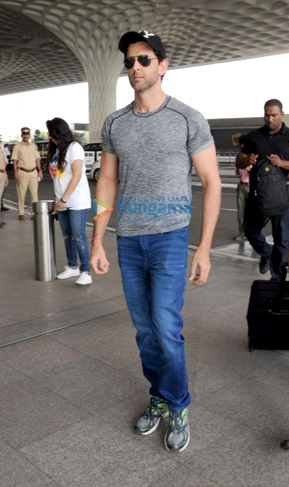 shruti haasan hrithik roshan and others snapped at the airport 3