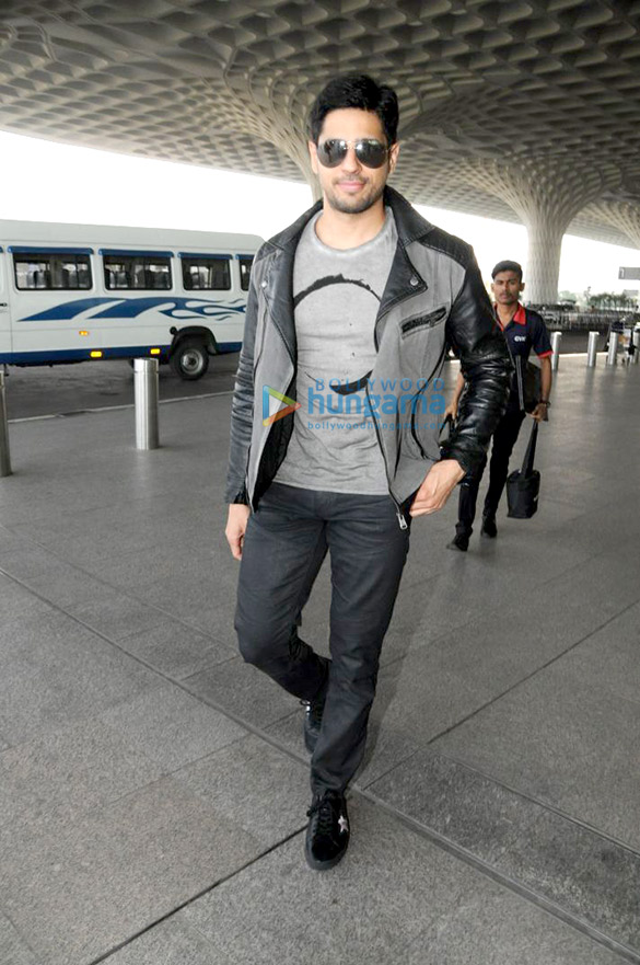 Sidharth Malhotra, Shamita Shetty and others snapped at the airport Sidharth Malhotra, Shamita Shetty and others snapped at the airport