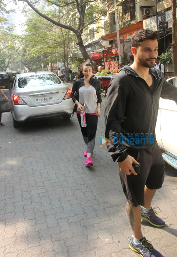 soha ali khan and kunal kemmu snapped at the kitchen garden in bandra 5