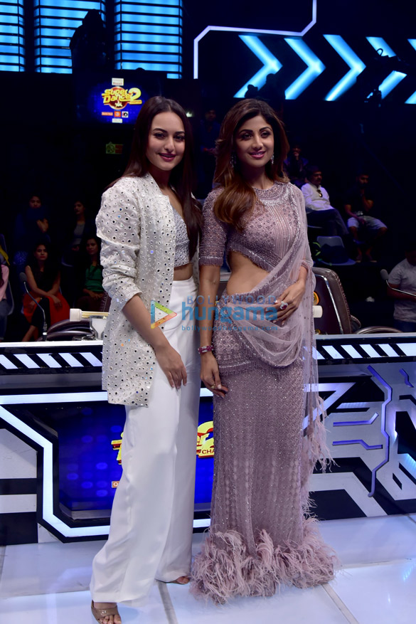 sonakshi sinha snapped on the sets of super dancer 2 2