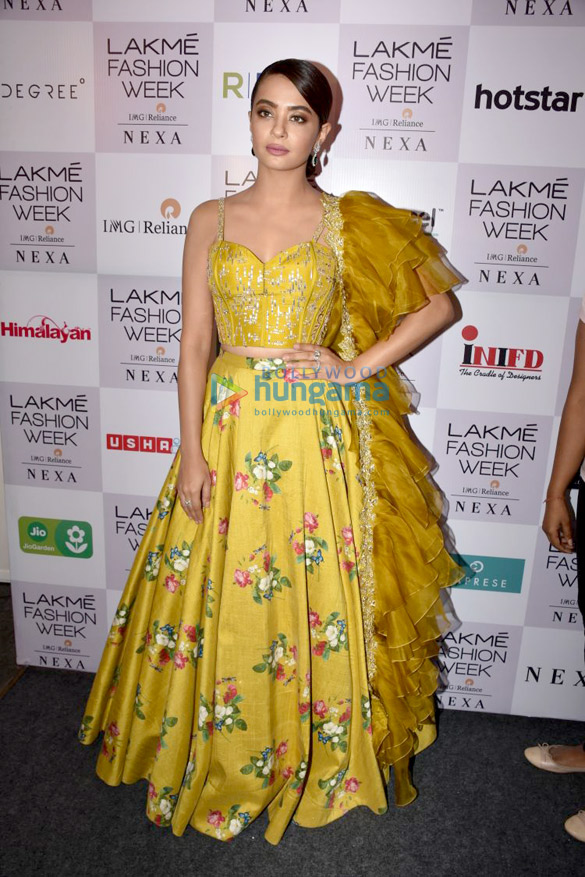 surveen chawla and others snapped attending the lakme fashion week 2018 1
