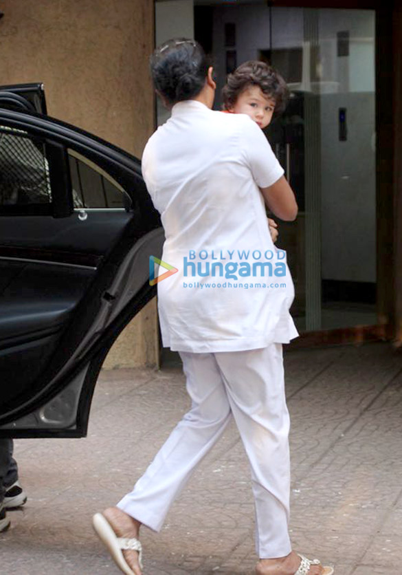 taimur ali khan spotted in bandra 5