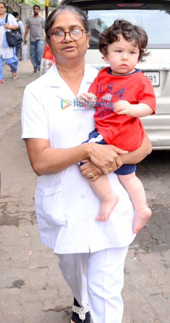 taimur ali khan spotted with his nanny in bandra 1