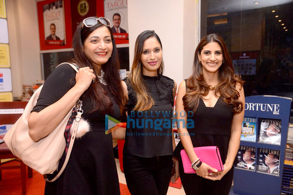 ujjwala raut and parizad kolah launch gauri sinhs latest mystery novel at crossword bookstore 4