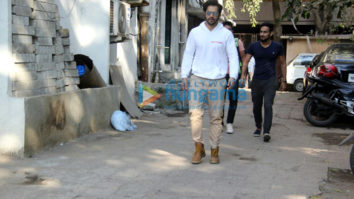Varun Dhawan snapped outside Shoojit Sircar’s office in Juhu