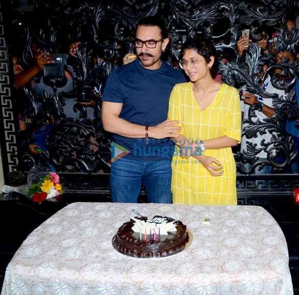 aamir khan celebrates his 53rd birthday with media 3