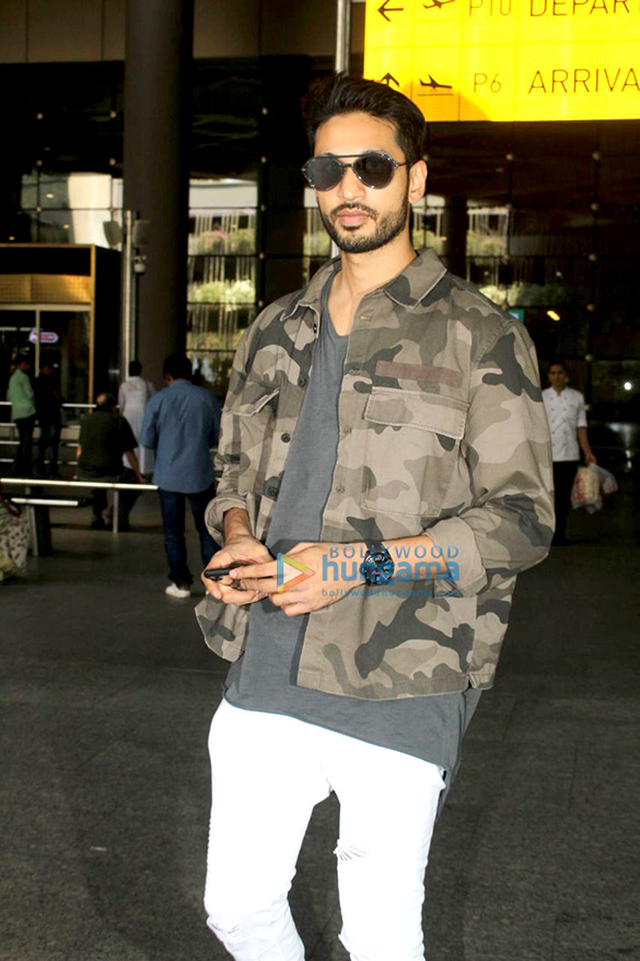 alia bhatt and arjun kanungo snapped at the airport 2