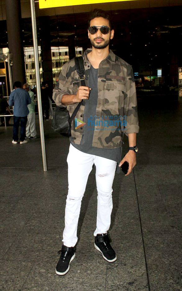 alia bhatt and arjun kanungo snapped at the airport 4