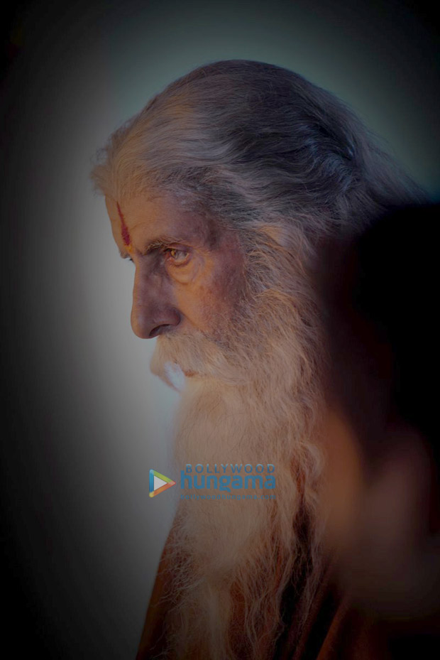 Amitabh Bachchan shares his intense looks as he begins shooting for Chiranjeevi's Sye Raa Narasimha Reddy Amitabh Bachchan shares his intense looks as he begins shooting for Chiranjeevi's Sye Raa Narasimha Reddy