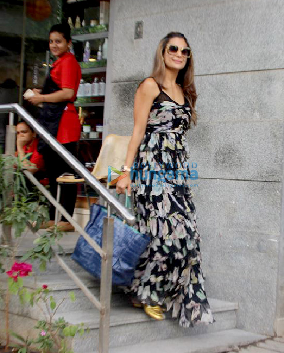 amrita arora spotted after a salon session in bandra 1