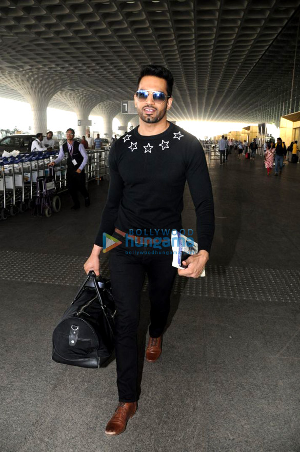 bipasha basu and upen patel snapped at the airport 2
