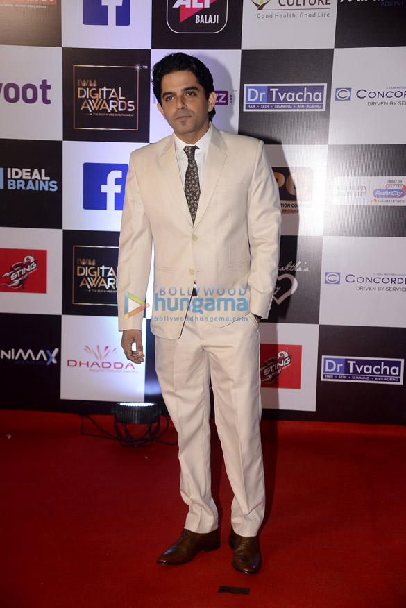 celebs grace alt balajis digital awards 19