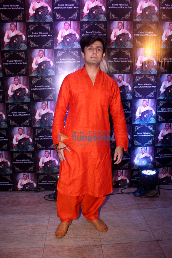 celebs grace ustad ghulam mustafa khans 87th birthday celebration 4