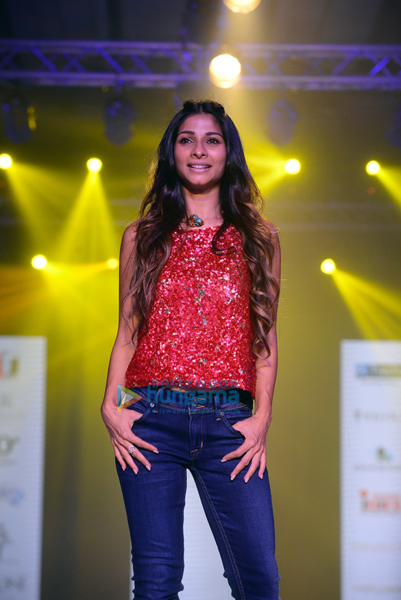 celebs walk the ramp at the bombay times fashion week 7