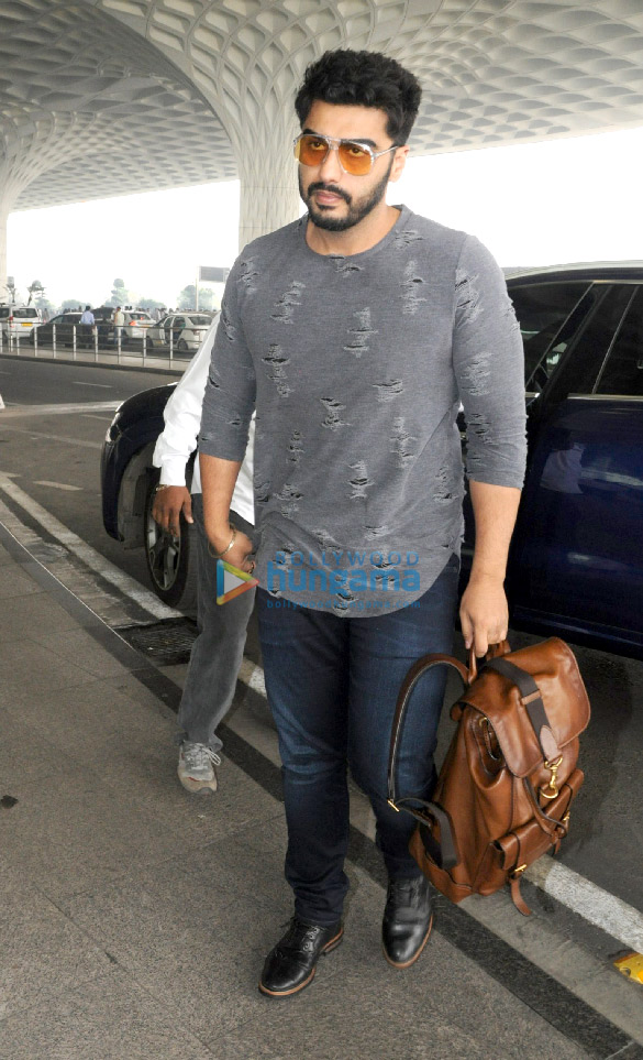 deepika padukone kangana ranaut and others snapped at the airport 4