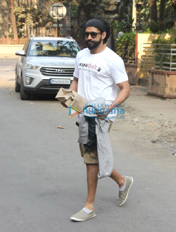 farhan akhtar spotted at dubbing studio 5