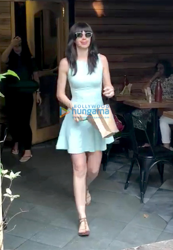 kalki koechlin snapped at farmers cafe bandra 3