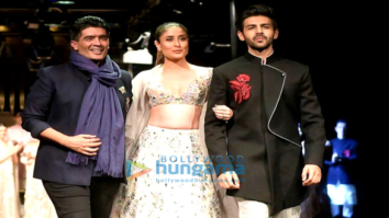 Kareena Kapoor Khan and Kartik Aaryan walk the ramp for Manish Malhotra