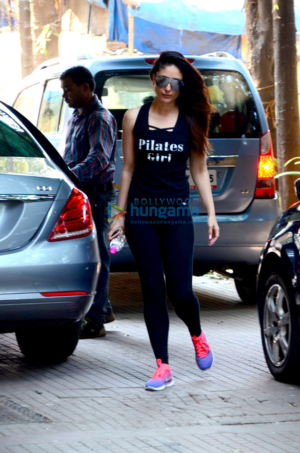 kareena kapoor khan spotted outside the gym in bandra 1 3