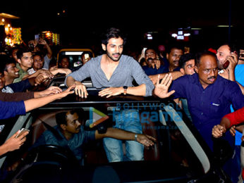 Kartik Aaryan visits G7 Multiplex Gaiety Galaxy Cinema to promote 'Sonu Ke Titu Ki Sweety'