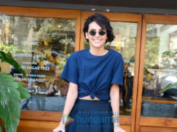 Mandana Karimi snapped at Sequel Cafe in Bandra