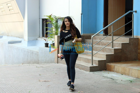 nupur sanon snapped after her dance class 2