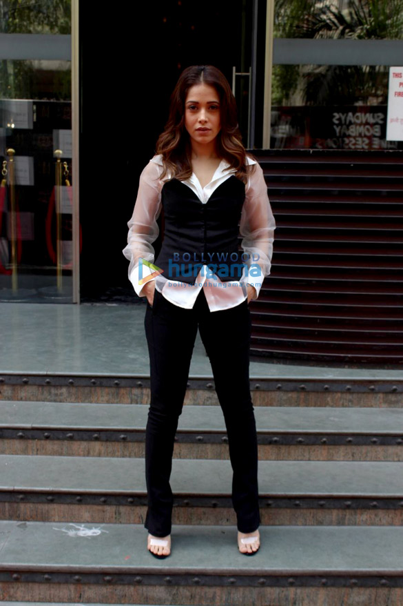 nushrat bharucha snapped outside a restaurant 2