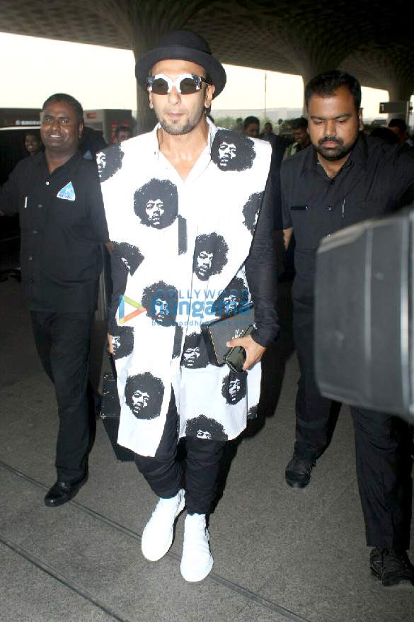ranveer singh deepika padukone and others snapped at the airport 4