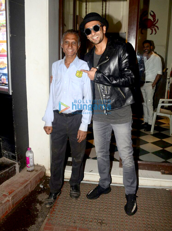 ranveer singh snapped at bastian in bandra 1