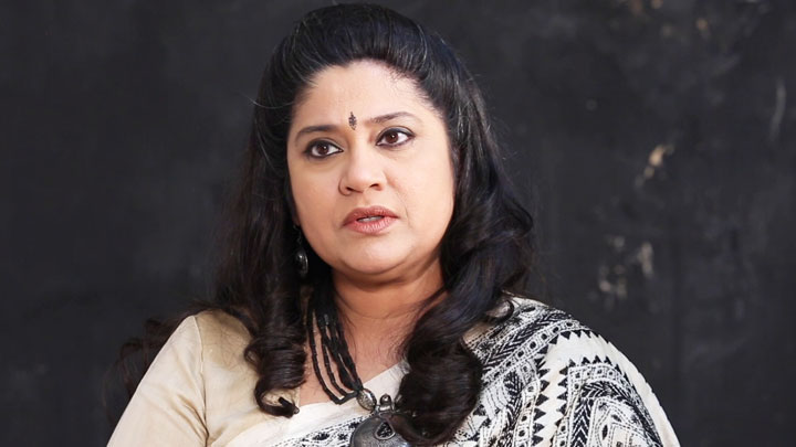 Renuka Shahane: “All Of Us Are Proud To Be INDIAN But…” | 3 Storeys | Surabhi